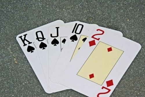دانلود بازی پوکر 5 کارتی اندروید چگونه است؟