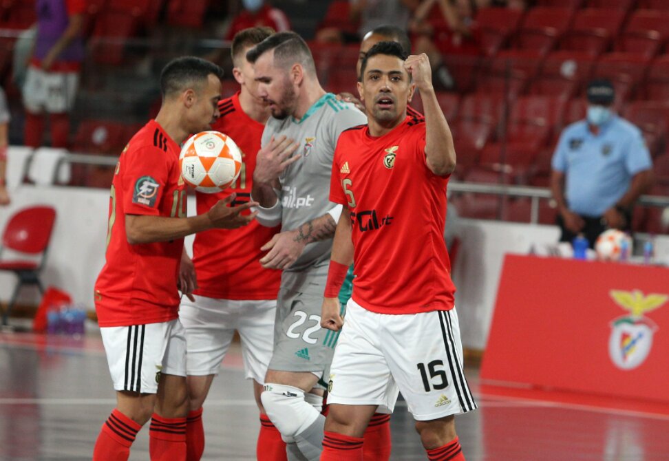 طیبی به داد تیم فوتسال بنفیکا رسید/ فینال دیوانه‌کننده پرتغال