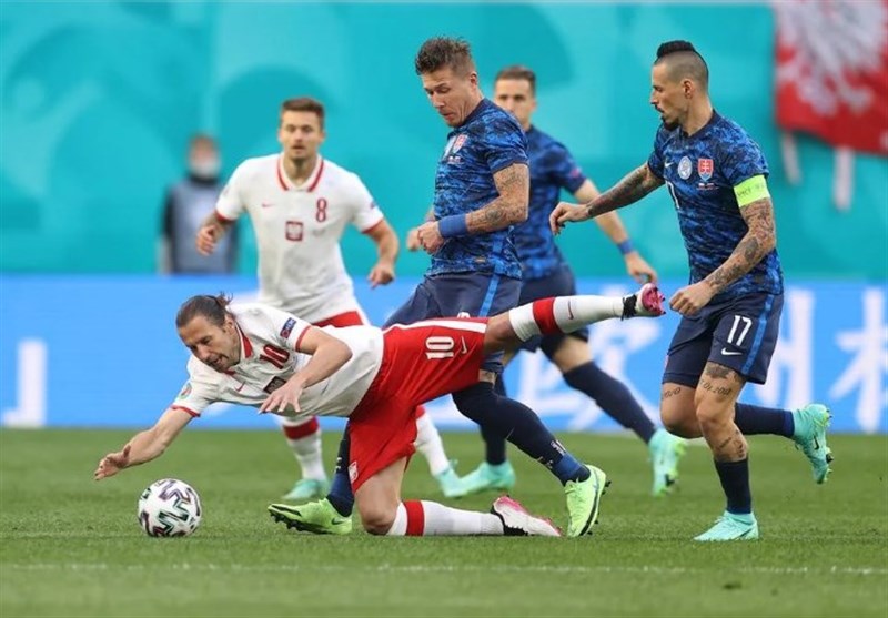 شکست لهستان مقابل اسلواکی در قاب تصاویر